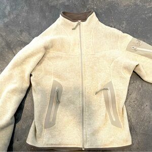 Arc’teryx sweater